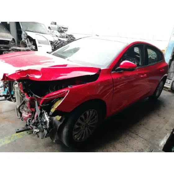 FORD FOCUS '2020 TITANIUM ROJO
