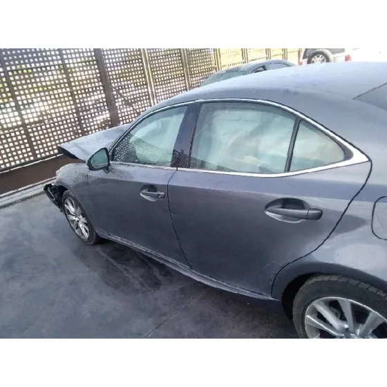 LEXUS IS 2015 300H GRIS