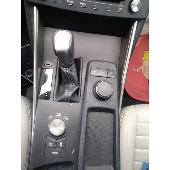 LEXUS IS 2015 300H GRIS