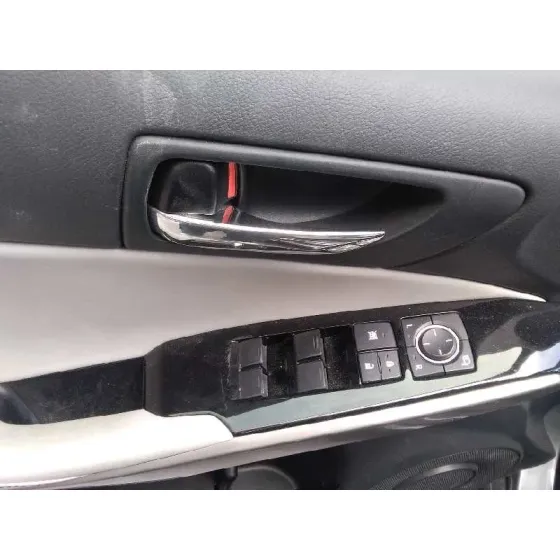 LEXUS IS 2015 300H GRIS