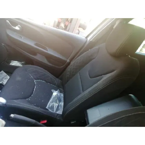 RENAULT CLIO IV '2019 LIMITED BLANCO