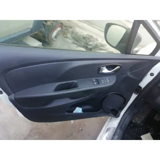 RENAULT CLIO IV '2019 LIMITED BLANCO