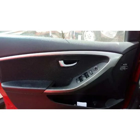 HYUNDAI I30 (GD) '2012 1.6 CRDI CAT ROJO