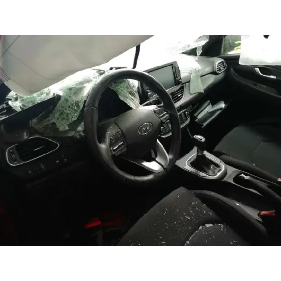 HYUNDAI I30 (PD) '2019 ESSENCE ROJO