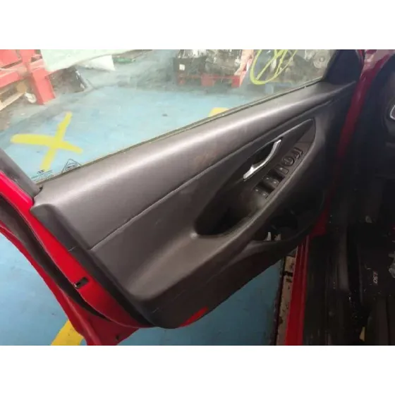 HYUNDAI I30 (PD) '2019 ESSENCE ROJO