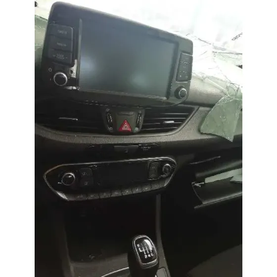 HYUNDAI I30 (PD) '2019 ESSENCE ROJO