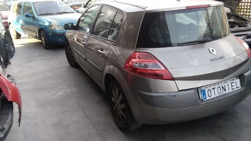 RENAULT MEGANE II BERLINA 5P RENAULT MEGANE II BERLINA 5P '2008 AUTHENTIQUE ARENA 2005