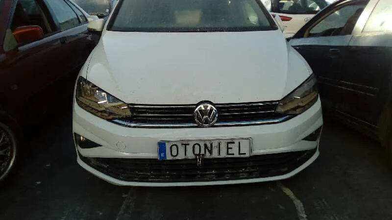 VOLKSWAGEN GOLF VII SPORTSVAN VOLKSWAGEN GOLF VII SPORTSVAN '2018 1.0 TSI BLANCO 2017
