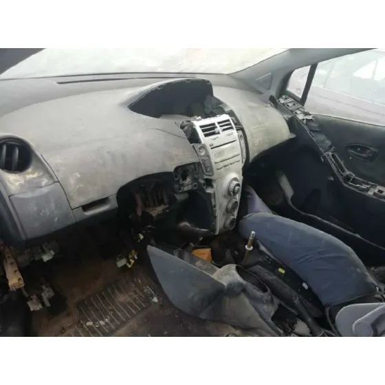 TOYOTA YARIS (KSP9/SCP9/NLP9) '2006 BASICO AZUL