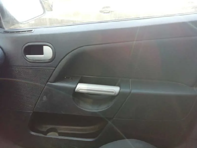 FORD FIESTA (CBK) FORD FIESTA (CBK) '2005 AMBIENTE GRIS 2004