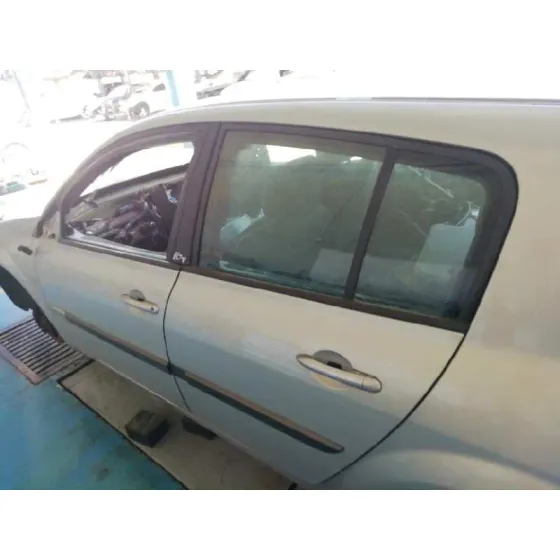 RENAULT MEGANE II BERLINA 5P '2003 CONFORT AUTHENTIQUE GRIS PLATA