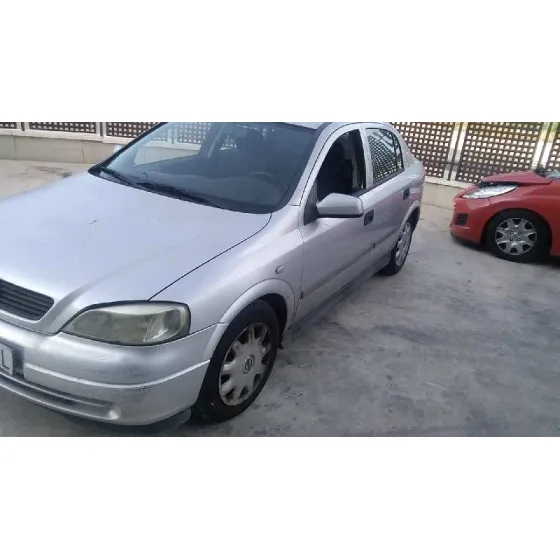 OPEL ASTRA G BERLINA '2001 CLUB PLATA
