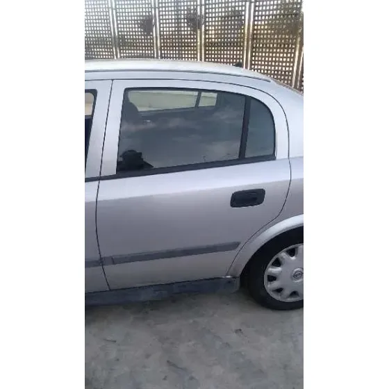 OPEL ASTRA G BERLINA '2001 CLUB PLATA
