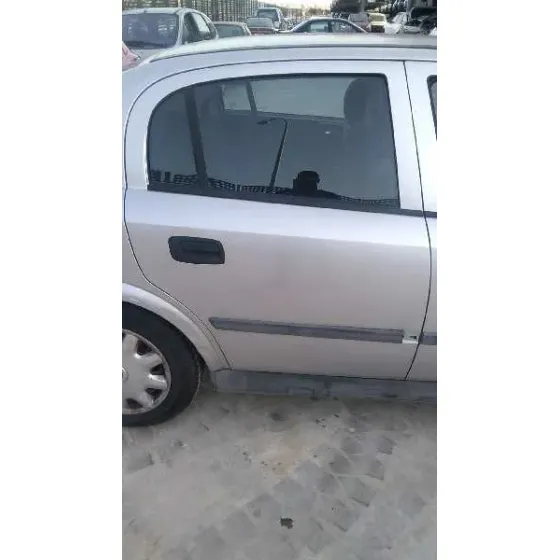 OPEL ASTRA G BERLINA '2001 CLUB PLATA