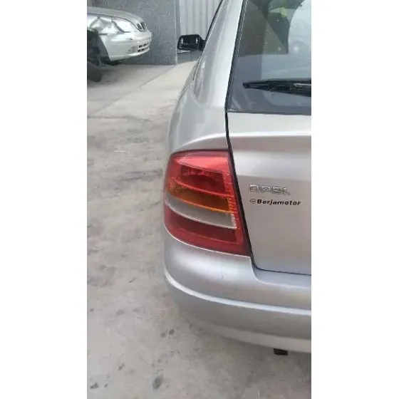 OPEL ASTRA G BERLINA '2001 CLUB PLATA