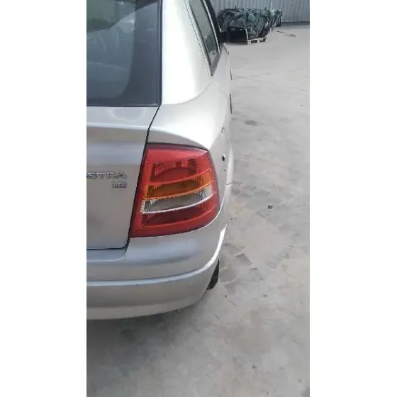 OPEL ASTRA G BERLINA '2001 CLUB PLATA