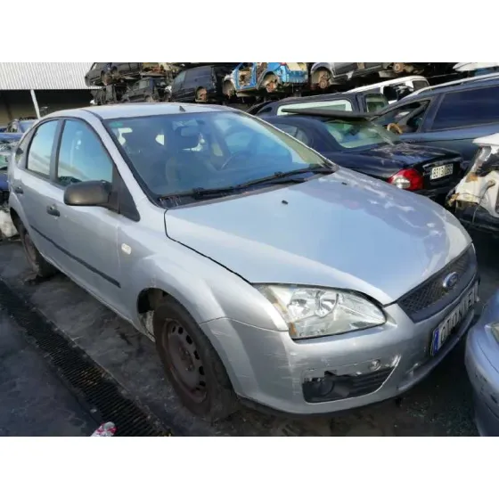 FORD FOCUS BERLINA (CAP) '2005 1.6 16V CAT PLATA
