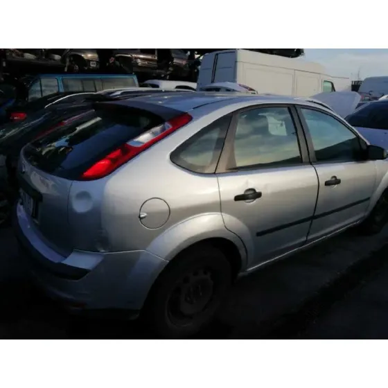 FORD FOCUS BERLINA (CAP) '2005 1.6 16V CAT PLATA