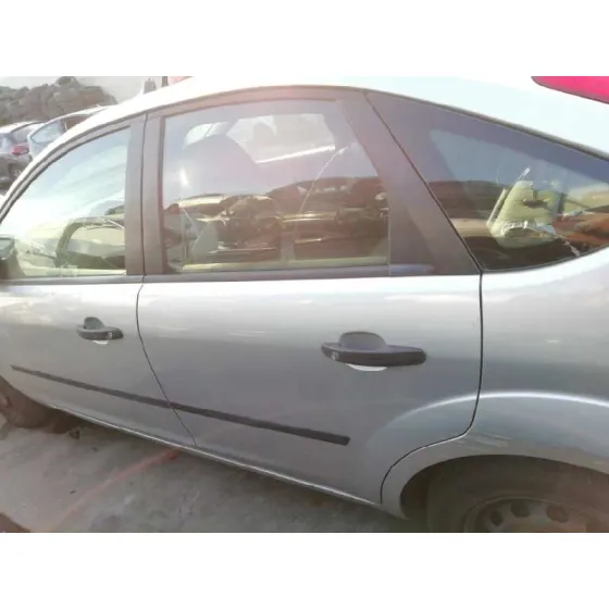 FORD FOCUS BERLINA (CAP) '2005 1.6 16V CAT PLATA