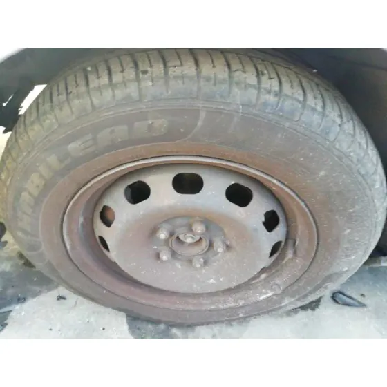 FORD FOCUS BERLINA (CAP) '2005 1.6 16V CAT PLATA
