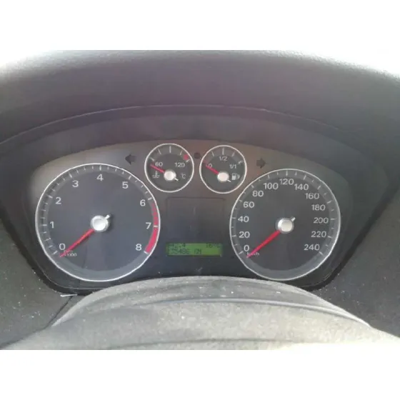 FORD FOCUS BERLINA (CAP) '2005 1.6 16V CAT PLATA