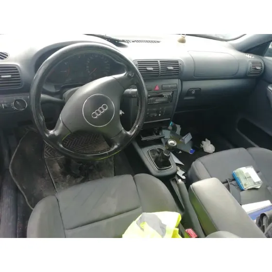 AUDI A3 (8L) 2001 1.8 20V AZUL