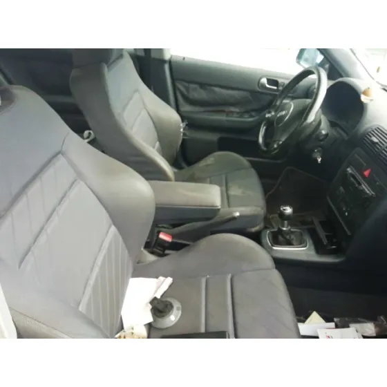 AUDI A3 (8L) 2001 1.8 20V AZUL