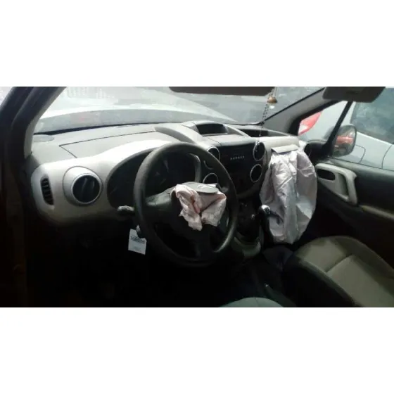 CITROEN BERLINGO STATION WAGON '2014 1.6 HDI FAP GRIS
