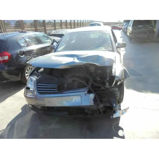 VOLKSWAGEN PASSAT BERLINA (3B3) '2003 HIGHLINE 4MOTION PLATA