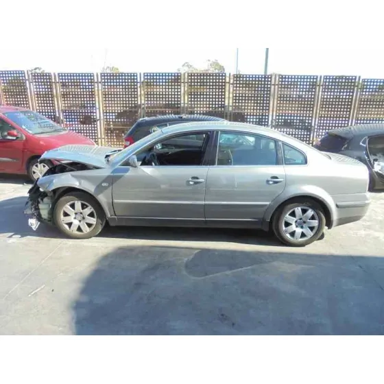 VOLKSWAGEN PASSAT BERLINA (3B3) '2003 HIGHLINE 4MOTION PLATA