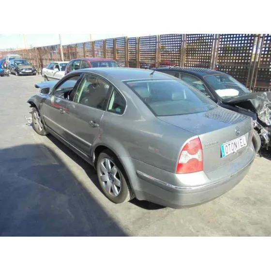 VOLKSWAGEN PASSAT BERLINA (3B3) '2003 HIGHLINE 4MOTION PLATA