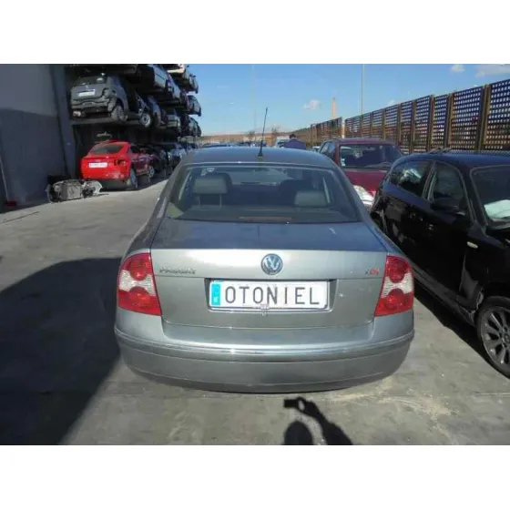 VOLKSWAGEN PASSAT BERLINA (3B3) '2003 HIGHLINE 4MOTION PLATA