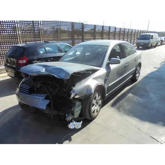 VOLKSWAGEN PASSAT BERLINA (3B3) '2003 HIGHLINE 4MOTION PLATA