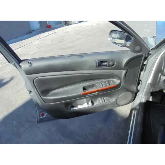VOLKSWAGEN PASSAT BERLINA (3B3) '2003 HIGHLINE 4MOTION PLATA