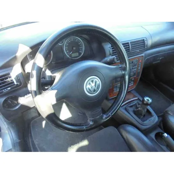 VOLKSWAGEN PASSAT BERLINA (3B3) '2003 HIGHLINE 4MOTION PLATA