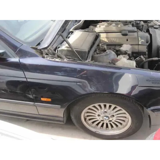 BMW SERIE 5 TOURING (E39) '1998 528I AZUL