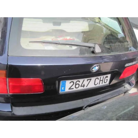 BMW SERIE 5 TOURING (E39) '1998 528I AZUL