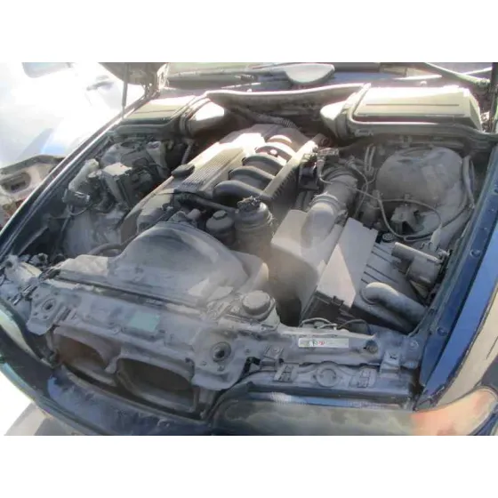 BMW SERIE 5 TOURING (E39) '1998 528I AZUL