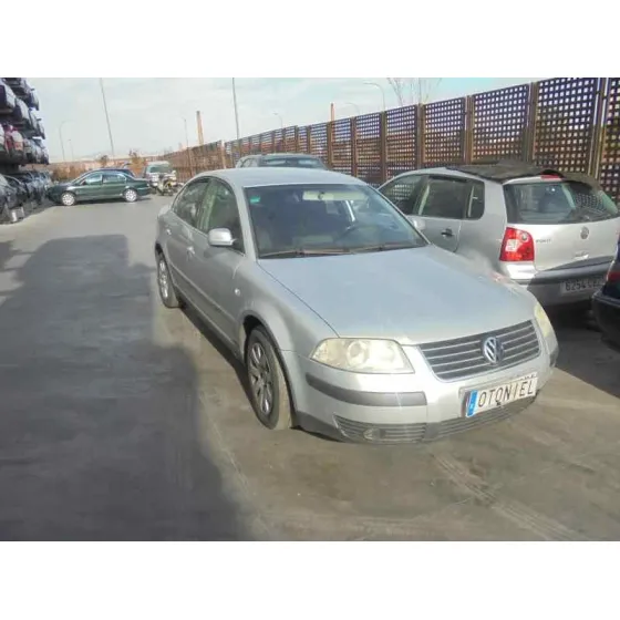 VOLKSWAGEN PASSAT BERLINA (3B3) '2003 ADVANCE PLATA