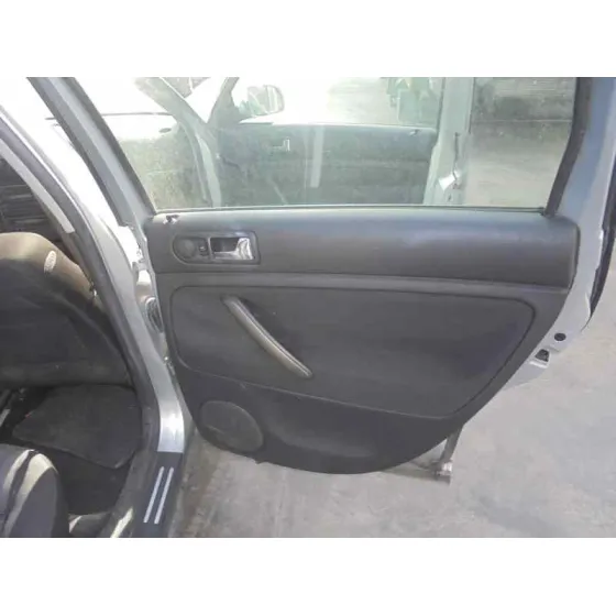 VOLKSWAGEN PASSAT BERLINA (3B3) '2003 ADVANCE PLATA