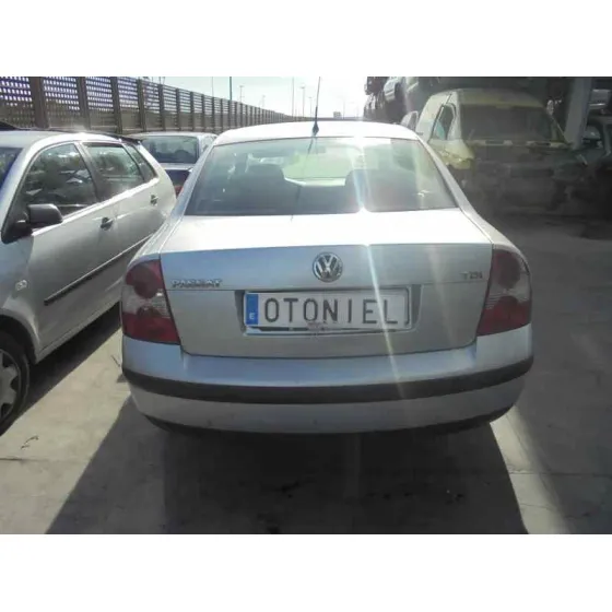 VOLKSWAGEN PASSAT BERLINA (3B3) '2003 ADVANCE PLATA