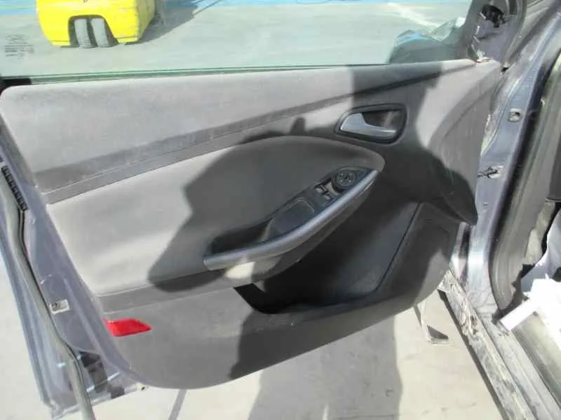 FORD FOCUS LIM. (CB8) FORD FOCUS LIM. (CB8) '2012 TREND GRIS 2010