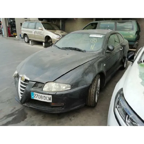 ALFA ROMEO GT (125) '2004 1.9 JTD 16V 150/ DISTINCTIVE NEGRO