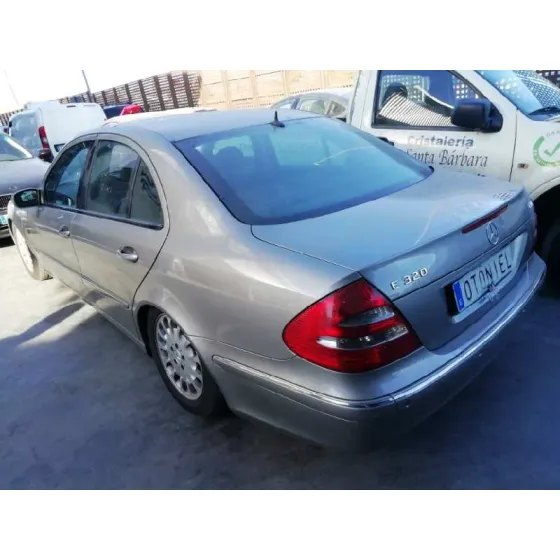 MERCEDES CLASE E (W211) BERLINA '2005 E 320 CDI (211.026) PLATA