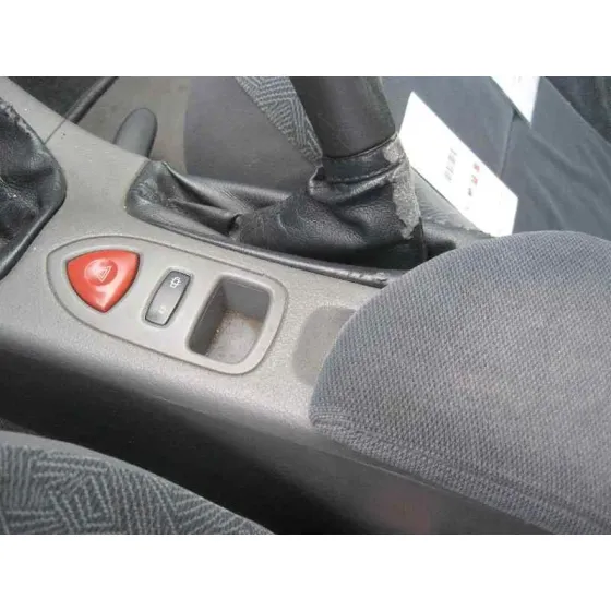 RENAULT LAGUNA II (BG0) '2001 AUTHENTIQUE PLATA