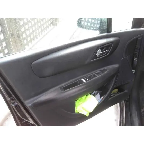 CITROEN C4 BERLINA 2005 COLLECTION NEGRO