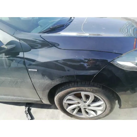 RENAULT MEGANE III BERLINA 5 P '2015 1.2 16V NEGRO