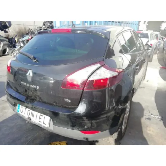 RENAULT MEGANE III BERLINA 5 P '2015 1.2 16V NEGRO
