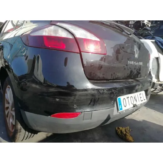 RENAULT MEGANE III BERLINA 5 P '2015 1.2 16V NEGRO