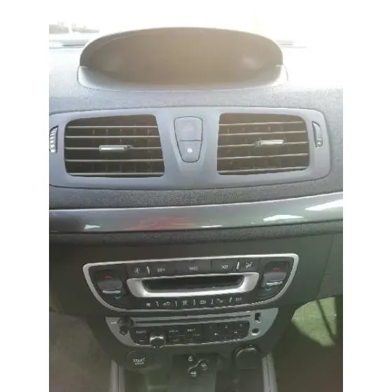 RENAULT MEGANE III BERLINA 5 P '2015 1.2 16V NEGRO